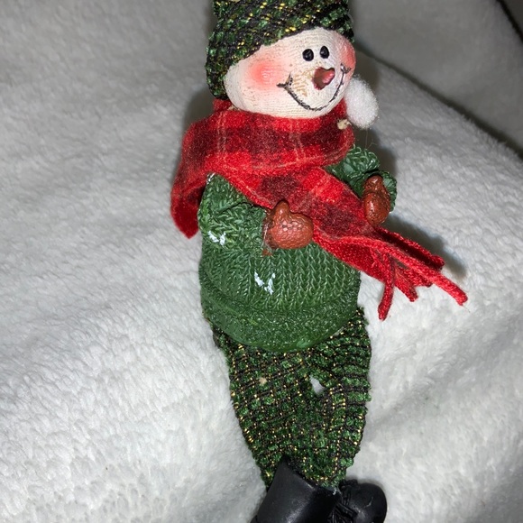 2/$10 ADORABLE 5” SITTING SNOWMAN - Picture 4 of 6